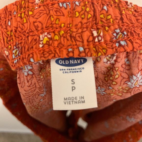 Old Navy Orange Floral Shorts Size Small - Picture 3 of 4